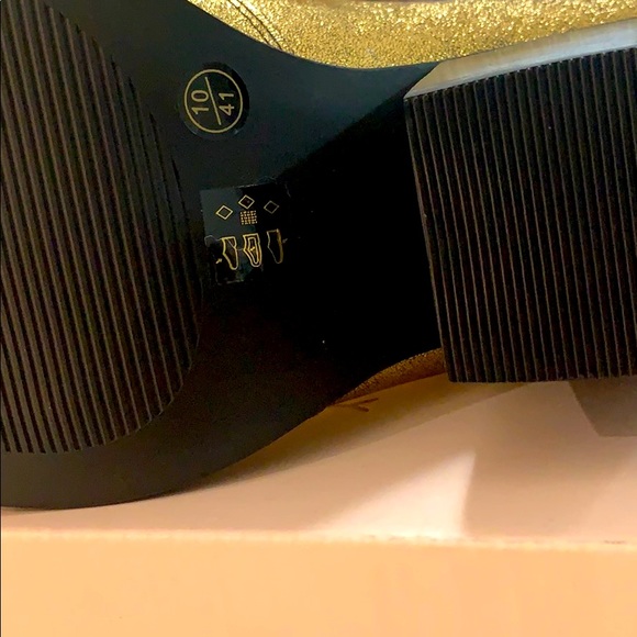 Bonnie Bootie
CHINESE LAUNDRY - Picture 5 of 5